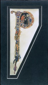 Letra medieval dorada y policromada sobre pergamino